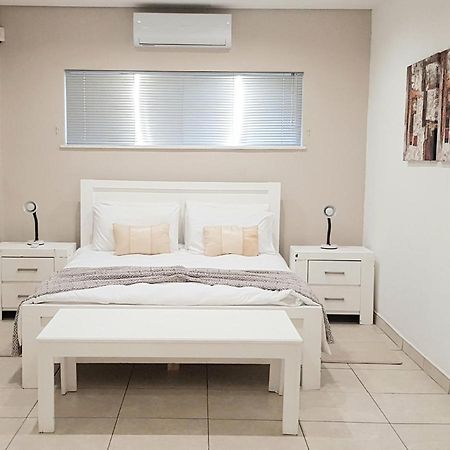 Feather Self Catering Accommodation 温特和克 外观 照片