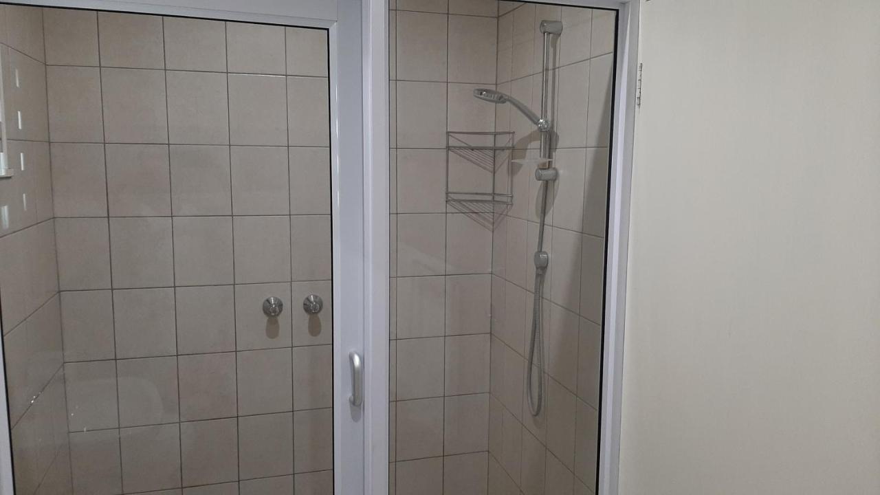 Feather Self Catering Accommodation 温特和克 外观 照片